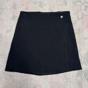 Aritzia Classic Black‎ Skirt